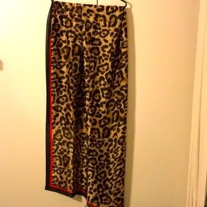 Polyester cheetah scarf NWT